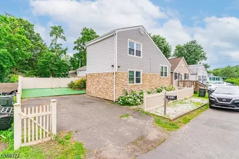 136 7th St, Hazlet Twp, NJ 07734
