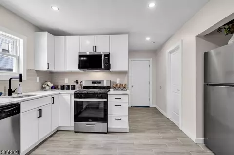 126 22nd St, Irvington, NJ 07111