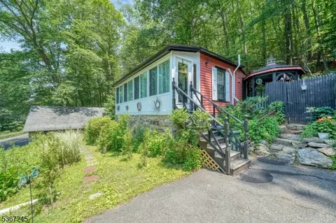380 Schooleys Mountain Rd, Hackettstown, NJ 07840