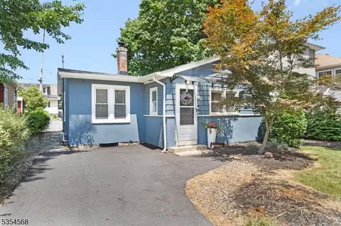 54 N Shore Rd, Denville, NJ 07834