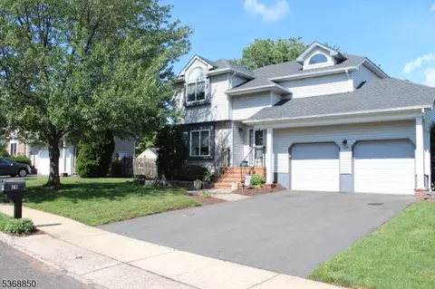19 Crammer Ln, Hillsborough, NJ 08844