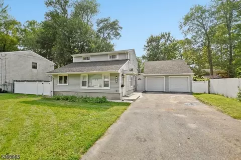 127 Camden Rd, Parsippany, NJ 07054