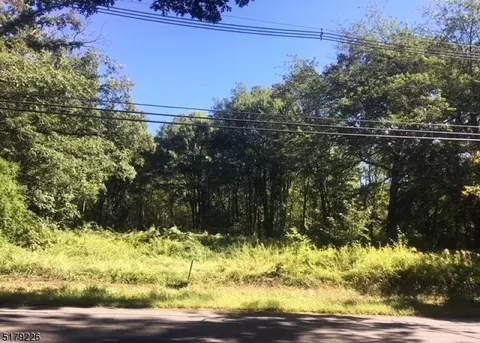 100 School House Rd, Jefferson Twp, NJ 07438