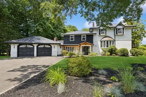 3 Martin Pl, Fairfield, NJ 07004