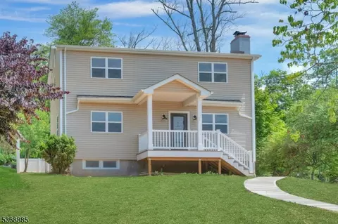 216 High St, Stirling, NJ 07980