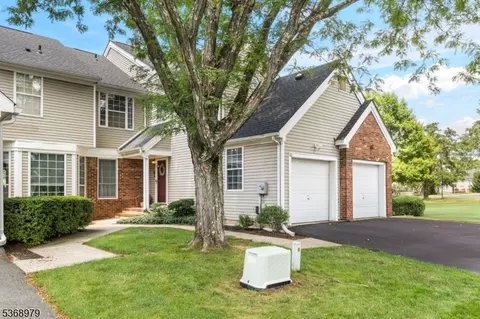 63 Phlox Ct, Whitehouse Station, NJ 08889