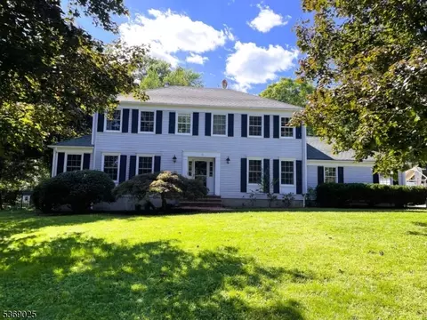 10 Indian Run, Millington, NJ 07946