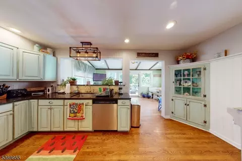 9 Nelson Pl, Nutley, NJ 07110 photo 9