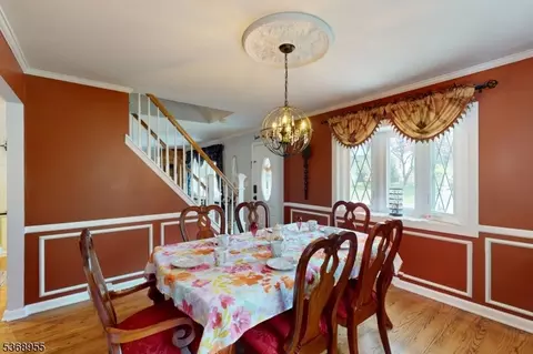 9 Nelson Pl, Nutley, NJ 07110 photo 4