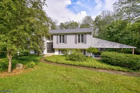 13 Chickadee Rd, Budd Lake, NJ 07828