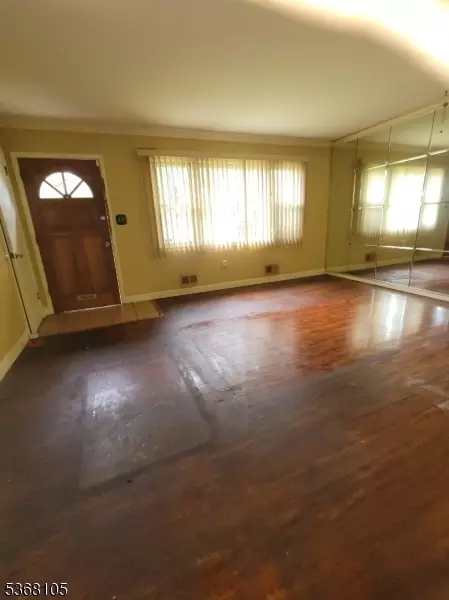 519 Trinity St, Plainfield, NJ 07063 photo 4