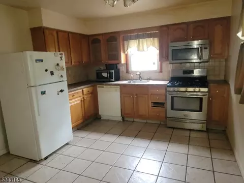 519 Trinity St, Plainfield, NJ 07063 photo 5