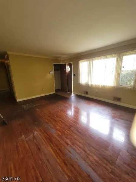 519 Trinity St, Plainfield, NJ 07063 photo 3