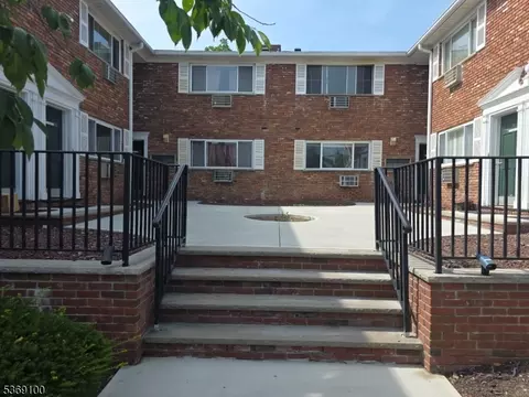 104 N Beverwyck Rd #7, Lake Hiawatha, NJ 07034