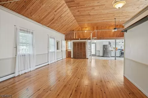 49 Main St, Hackettstown, NJ 07840
