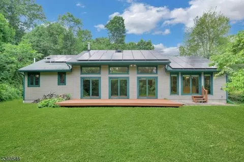 221 Pleasant Hill Rd, Flanders, NJ 07836