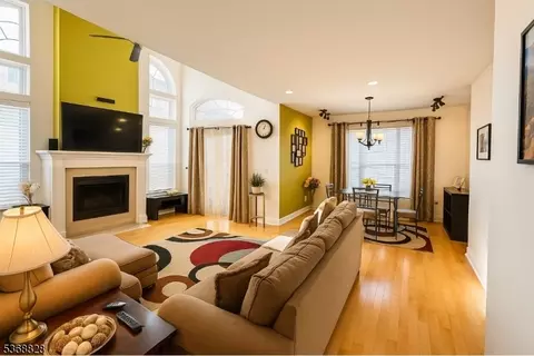 52 Wildflower Ln #52, Morristown, NJ 07960