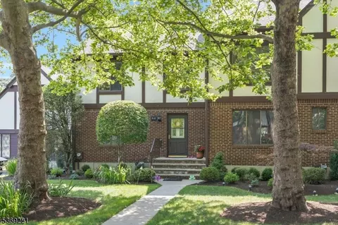 518 Piermont Ave, Hillsdale, NJ 07642