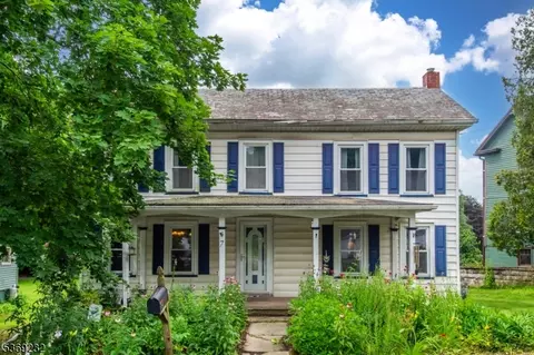 7 Buttzville Ct, Oxford, NJ 07863