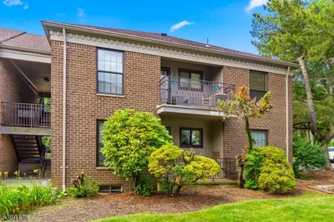 323 Gill Ln #5B, Iselin, NJ 08830