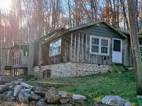 10 Lakewood Trl, Branchville, NJ 07826
