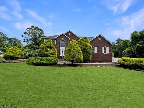 8 Swackhamer Rd, Readington Twp, NJ 08889