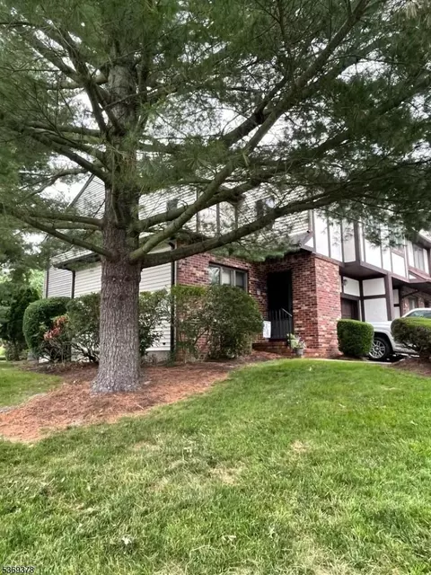 2 Leicester Ln, Ewing Twp, NJ 08628
