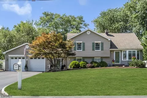 2 Gail Rd, Hillsborough, NJ 08844
