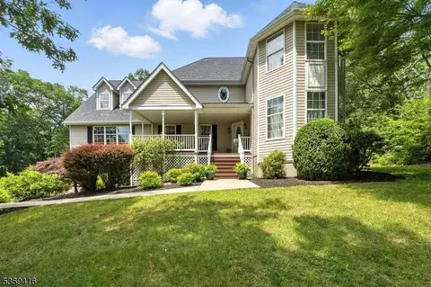 10 Peter Dr, Hackettstown, NJ 07840