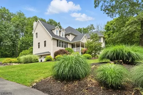 10 Peter Dr, Hackettstown, NJ 07840 photo 2