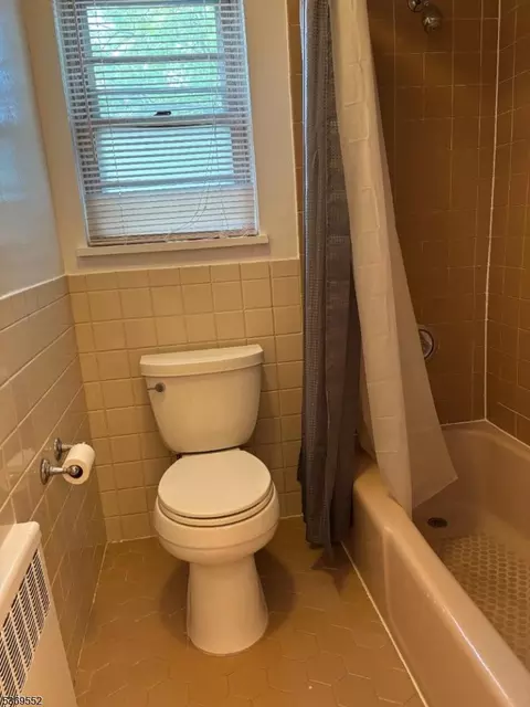 430 Beverly Rd #E, Teaneck, NJ 07666 photo 9