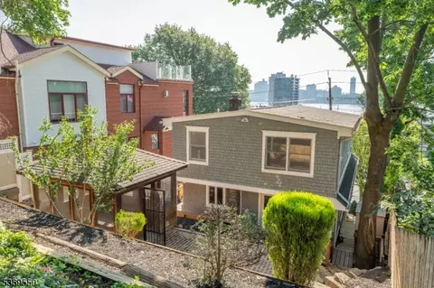 238 Undercliff Ave, Edgewater, NJ 07020 photo 37
