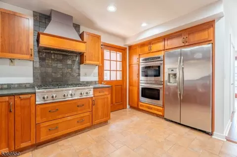 238 Undercliff Ave, Edgewater, NJ 07020 photo 12