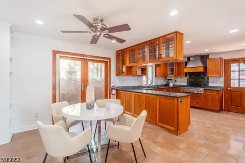 238 Undercliff Ave, Edgewater, NJ 07020 photo 9