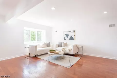 238 Undercliff Ave, Edgewater, NJ 07020 photo 4