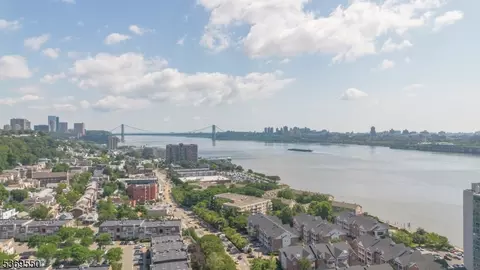 238 Undercliff Ave, Edgewater, NJ 07020 photo 42