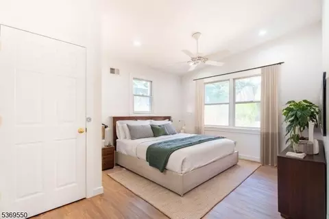 238 Undercliff Ave, Edgewater, NJ 07020 photo 23