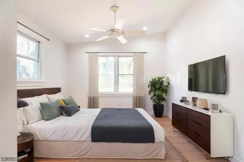 238 Undercliff Ave, Edgewater, NJ 07020 photo 22
