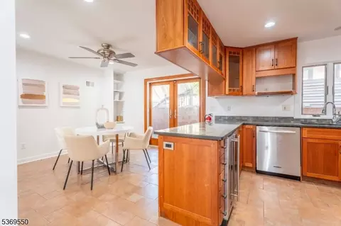 238 Undercliff Ave, Edgewater, NJ 07020 photo 10