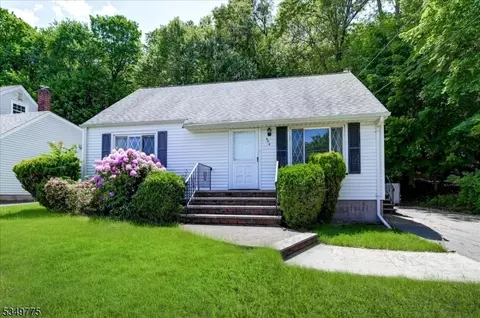 584 Goffle Hill Rd, Hawthorne, NJ 07506