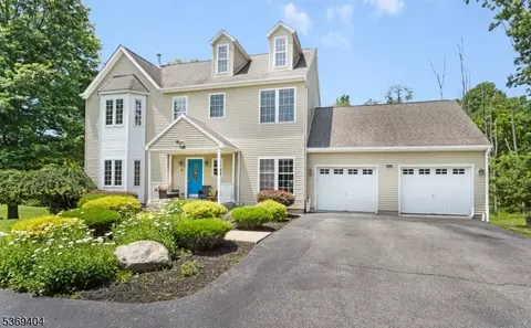 4 Telfer Dr, Glenwood, NJ 07418