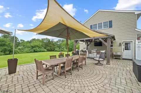 17 Apple Tree Rd, Flemington, NJ 08822 photo 5