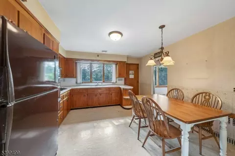 581 Mazur, Paramus, NJ 07652 photo 17