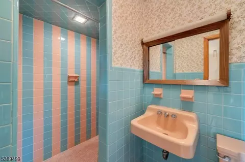 581 Mazur, Paramus, NJ 07652 photo 24