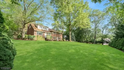 581 Mazur, Paramus, NJ 07652 photo 39