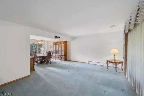 581 Mazur, Paramus, NJ 07652 photo 7