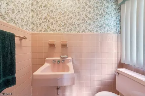 581 Mazur, Paramus, NJ 07652 photo 37