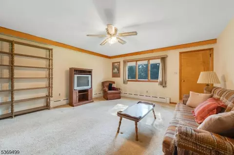 581 Mazur, Paramus, NJ 07652 photo 35