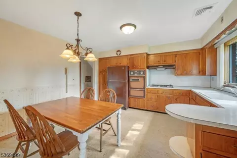 581 Mazur, Paramus, NJ 07652 photo 16