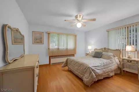 581 Mazur, Paramus, NJ 07652 photo 27